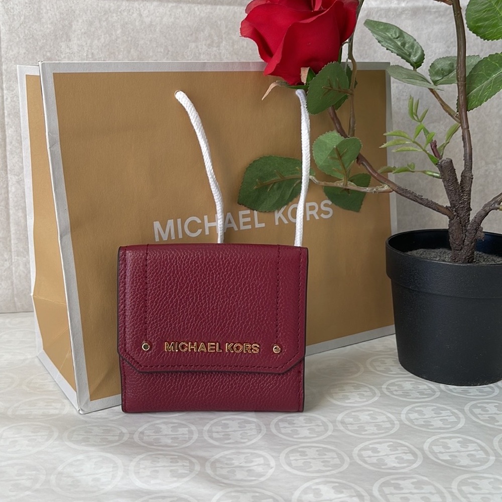 ✅SALE🆕Michael Kors Wallet.